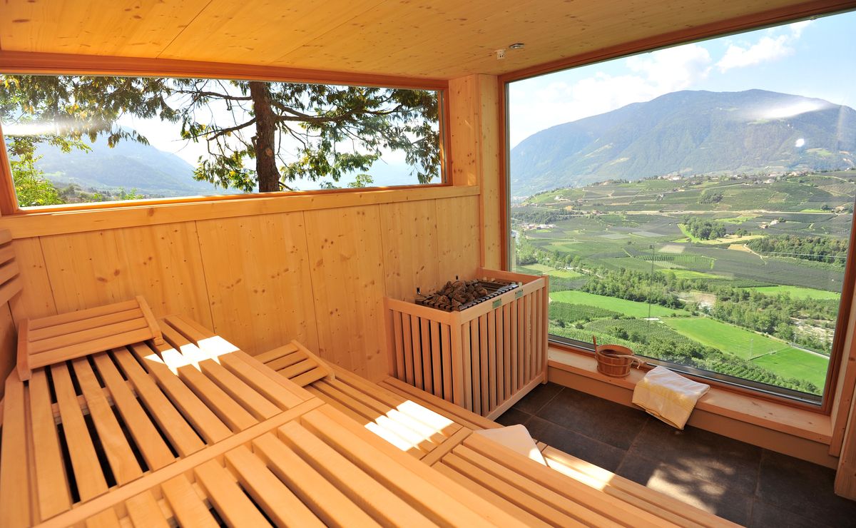 Rafforzare il corpo e la mente, sauna panoramica, area benessere, Hotel Tenne