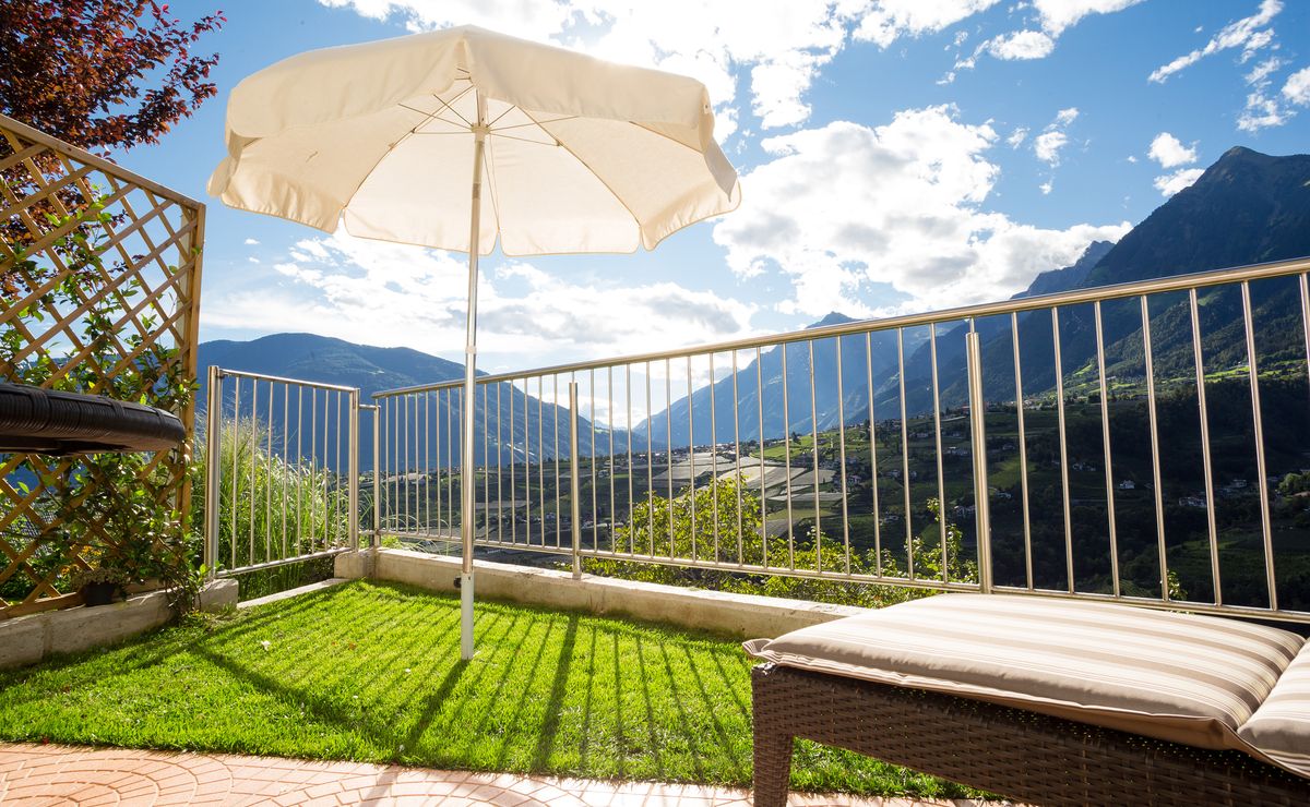 Lettino, vista sulla campagna di Merano